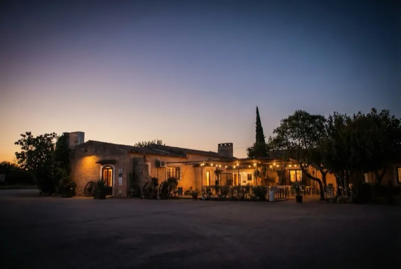 Fachada exterior del restaurante Son Colom