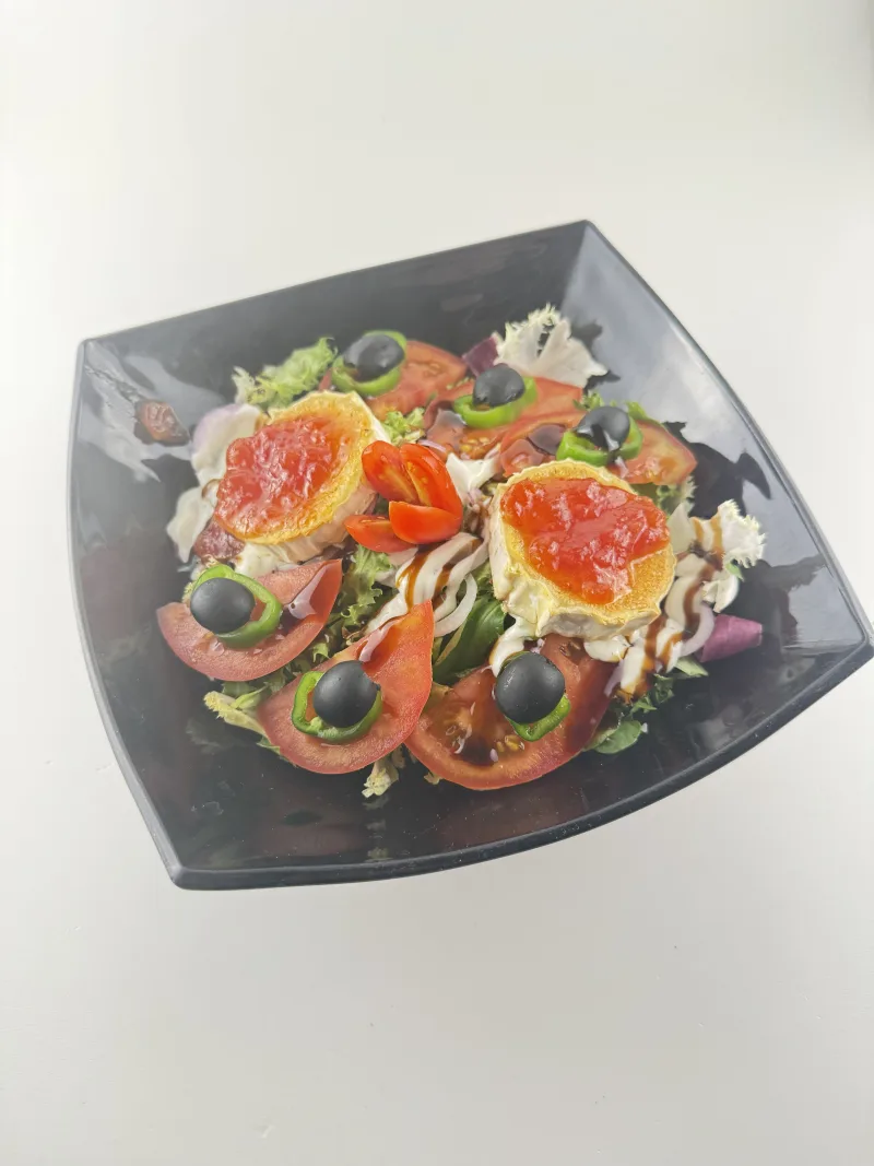 Ensalada de queso de cabra